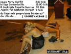 Betrunkene sexy Girls nach Party